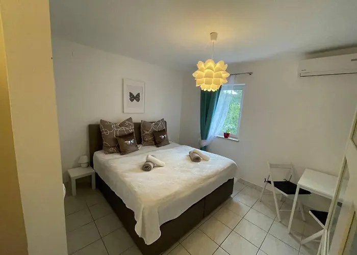 Enna 2 Perfect Location